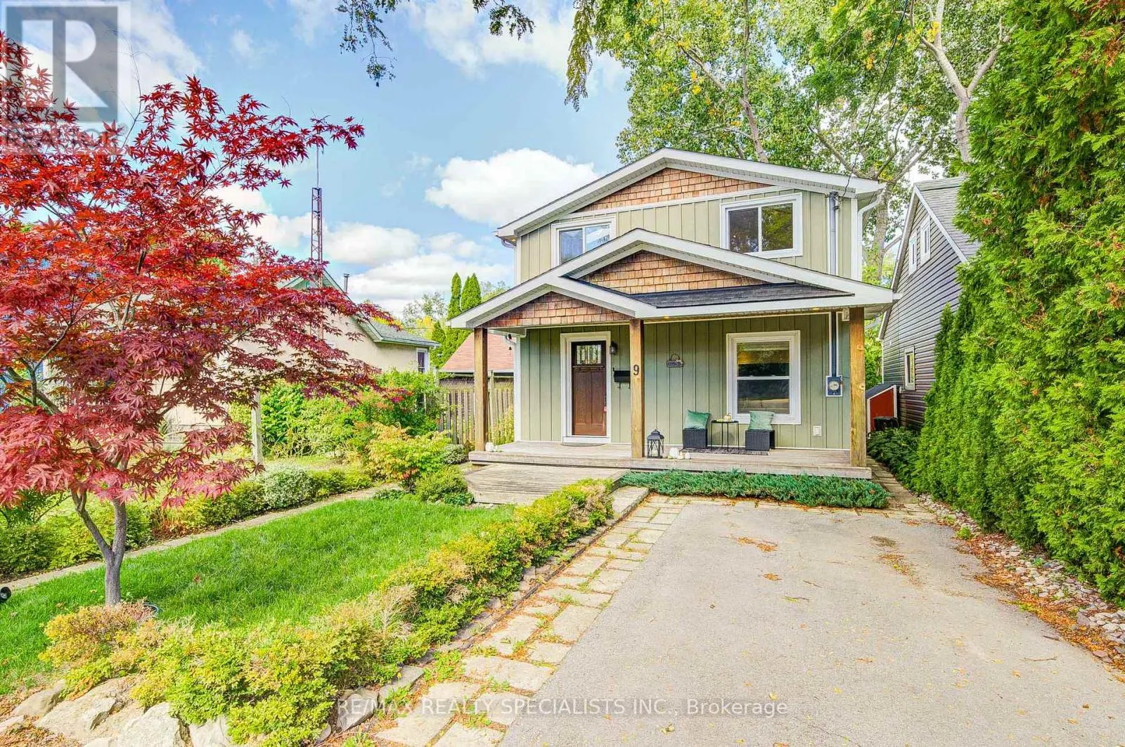 9 GRANDVIEW DRIVE