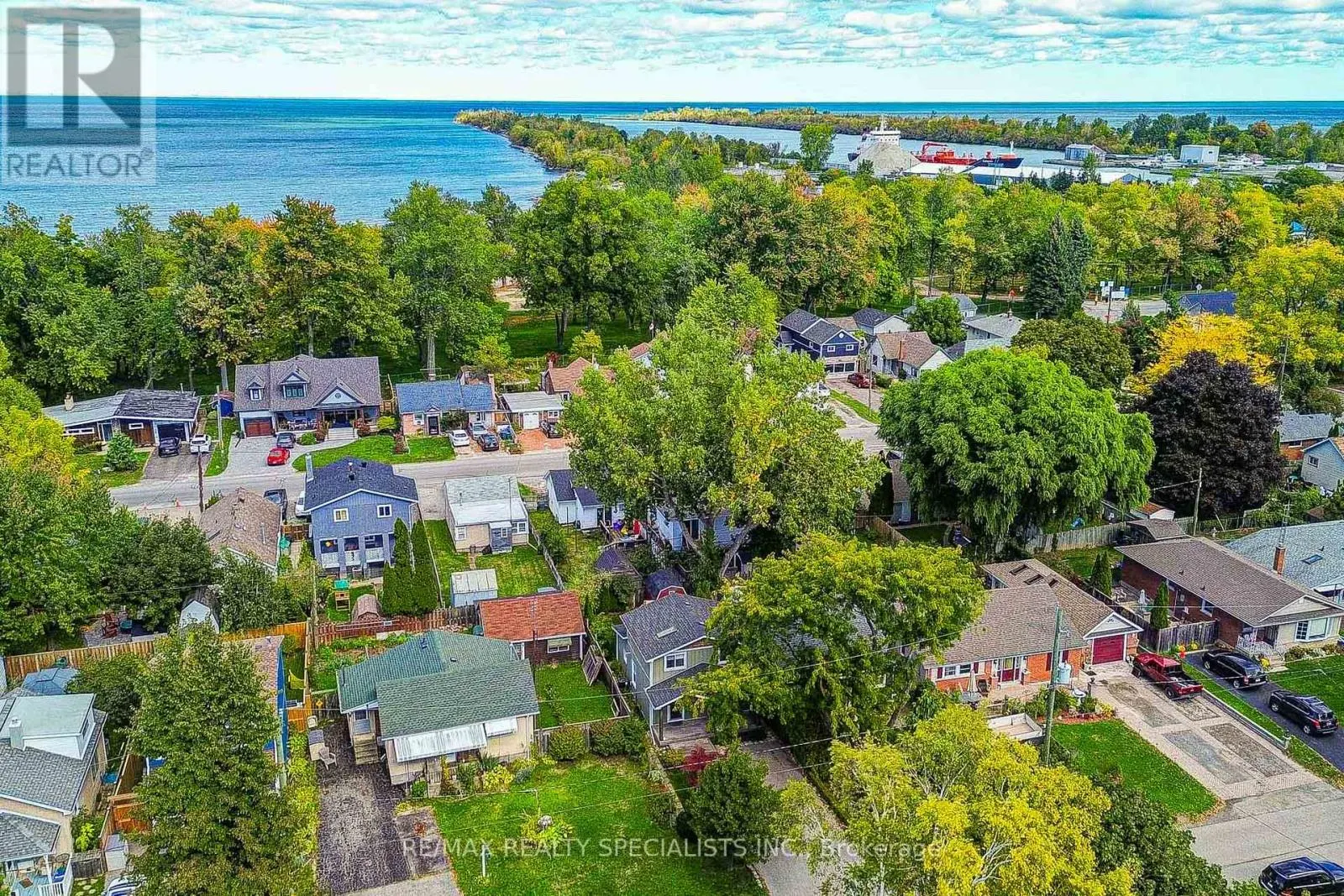 9 GRANDVIEW DRIVE