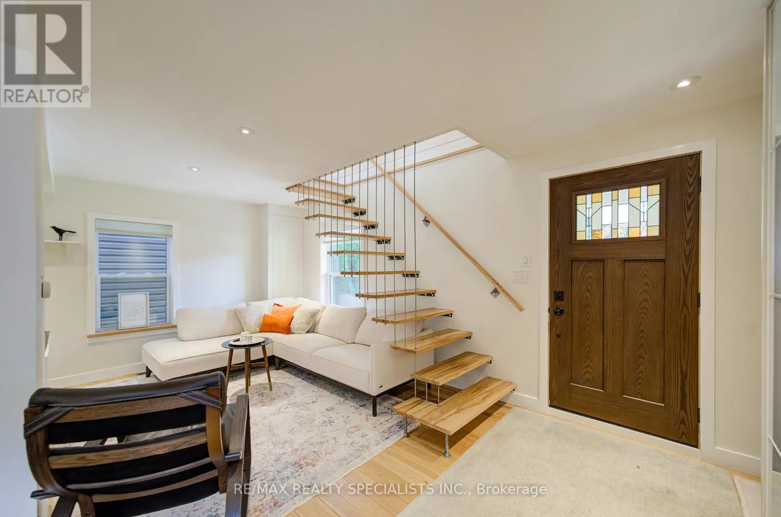 9 GRANDVIEW DRIVE