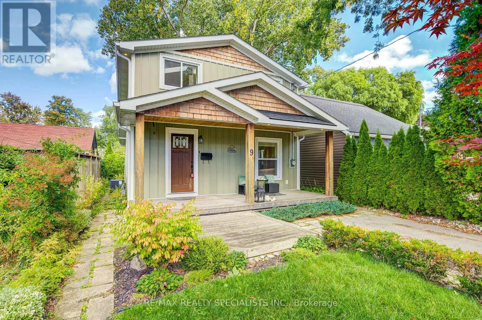 9 GRANDVIEW DRIVE