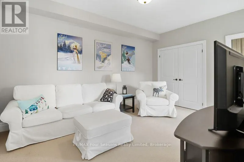 3 - 132 EAST RIDGE DRIVE, #3