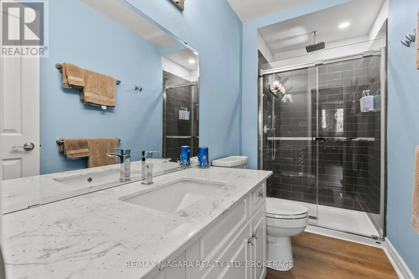 4 KARSAM COURT