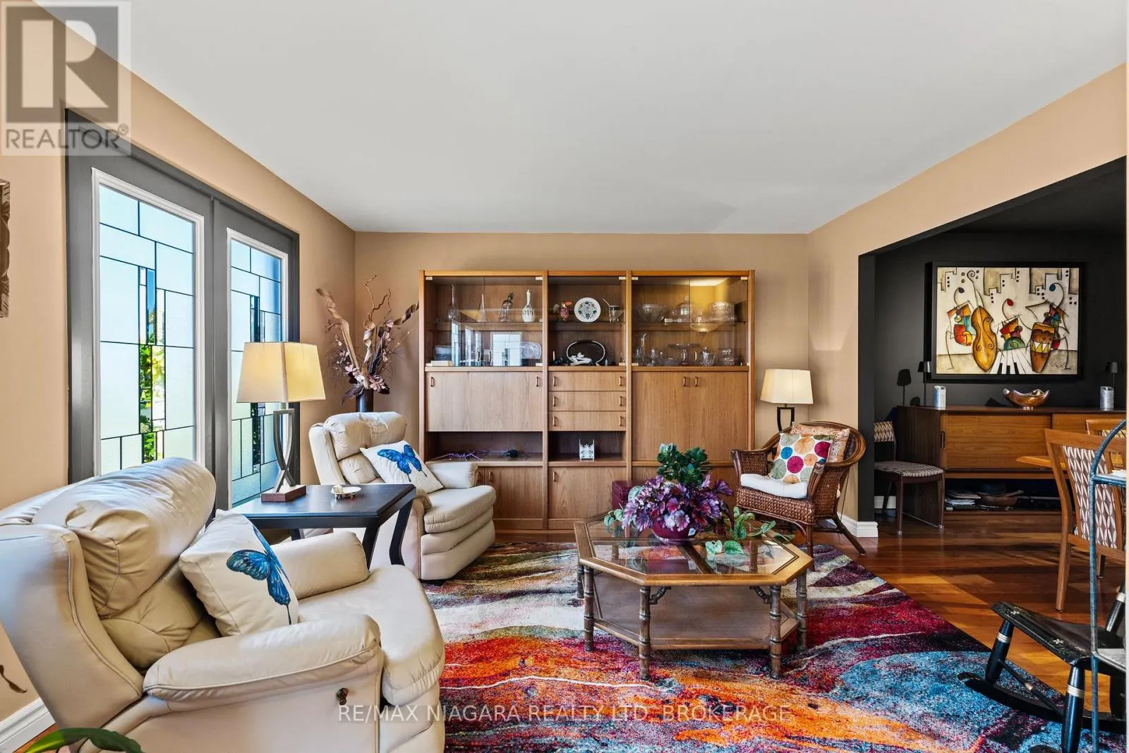 4 KARSAM COURT