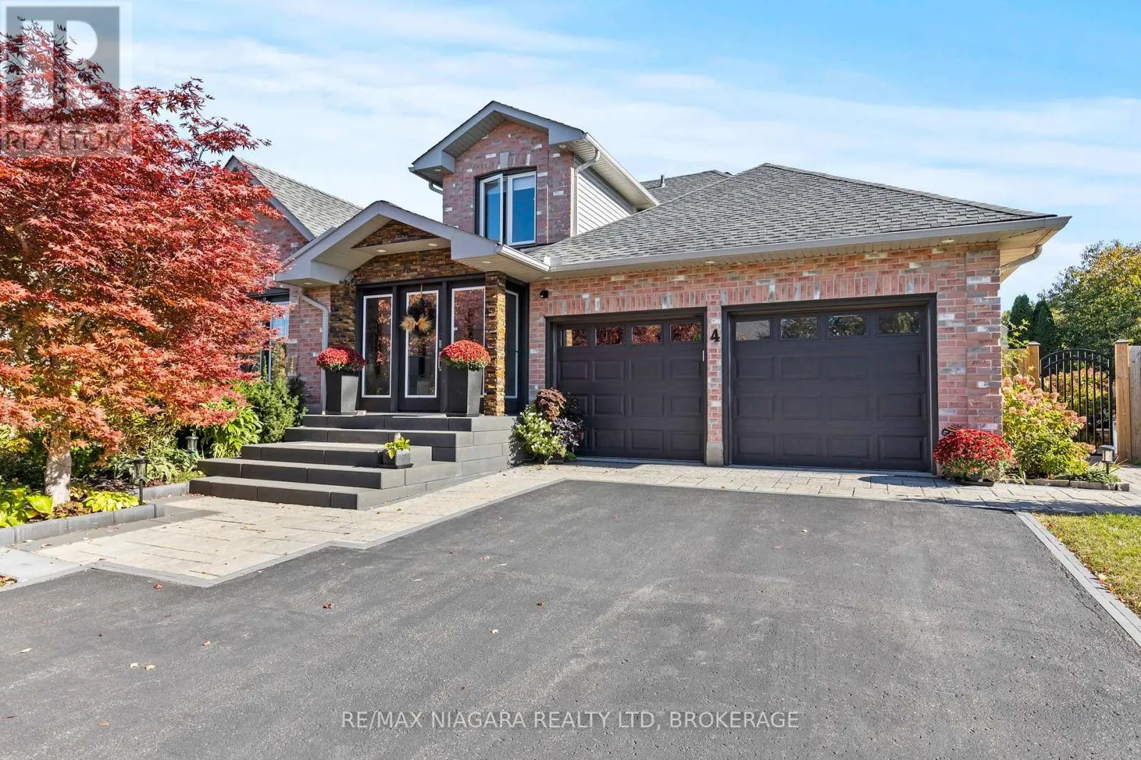 4 KARSAM COURT