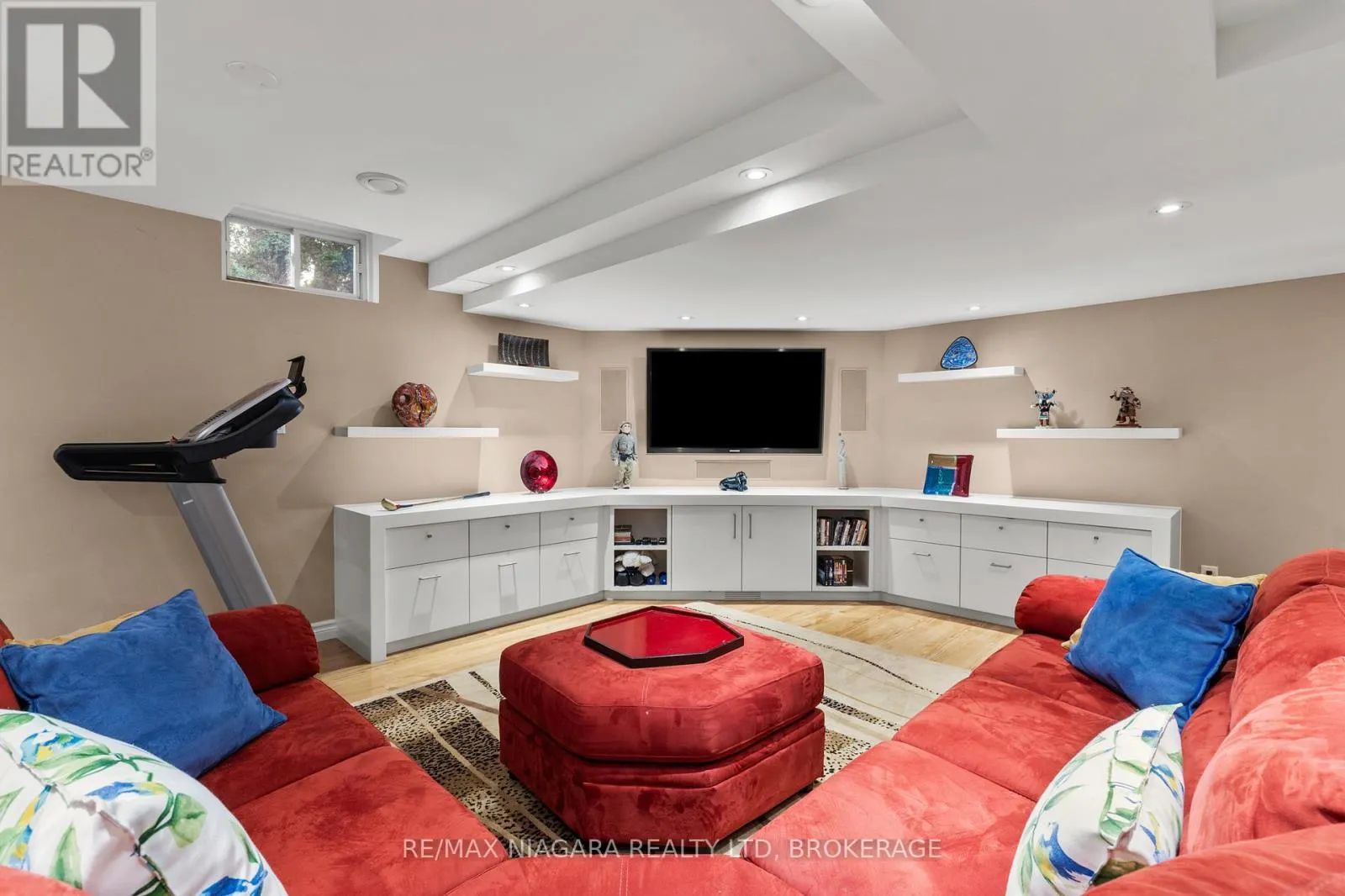 4 KARSAM COURT
