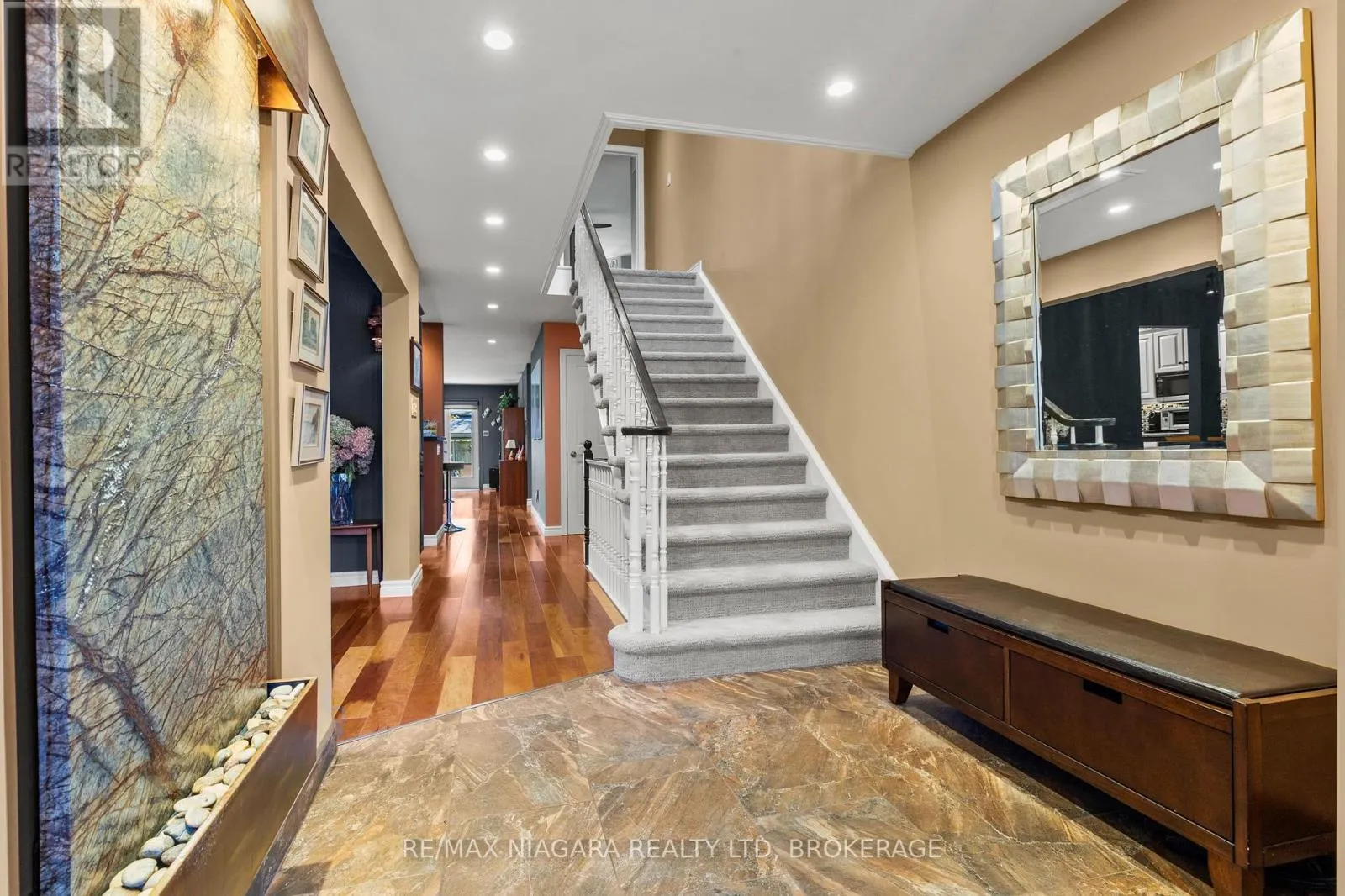 4 KARSAM COURT