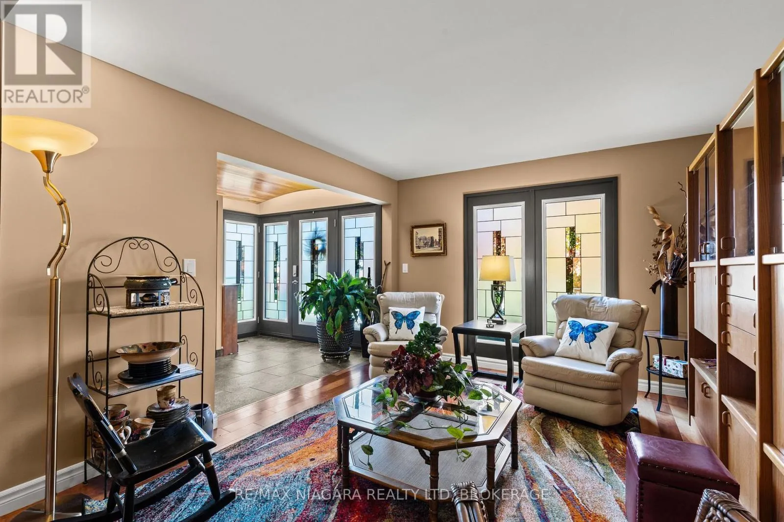 4 KARSAM COURT
