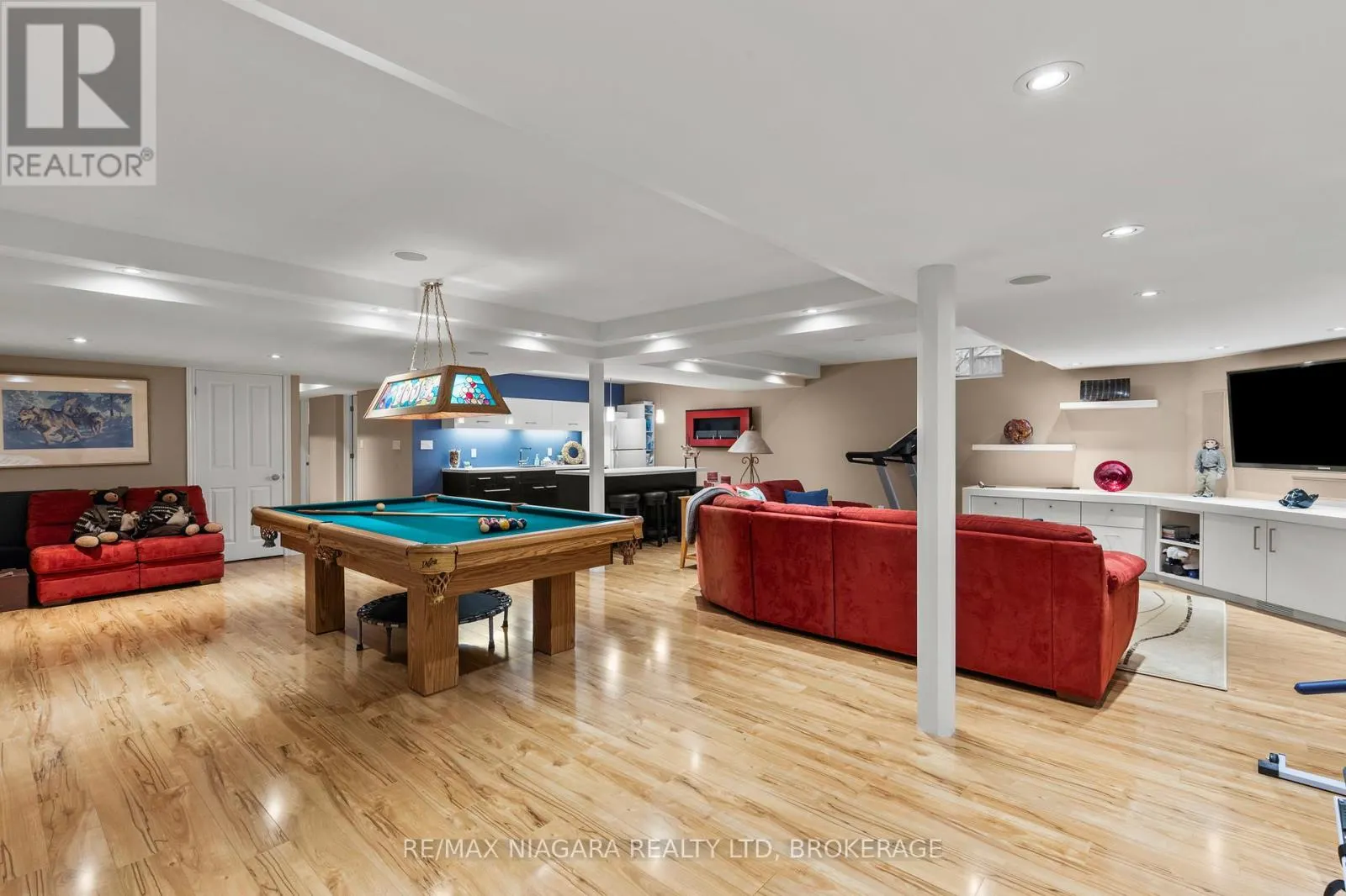 4 KARSAM COURT