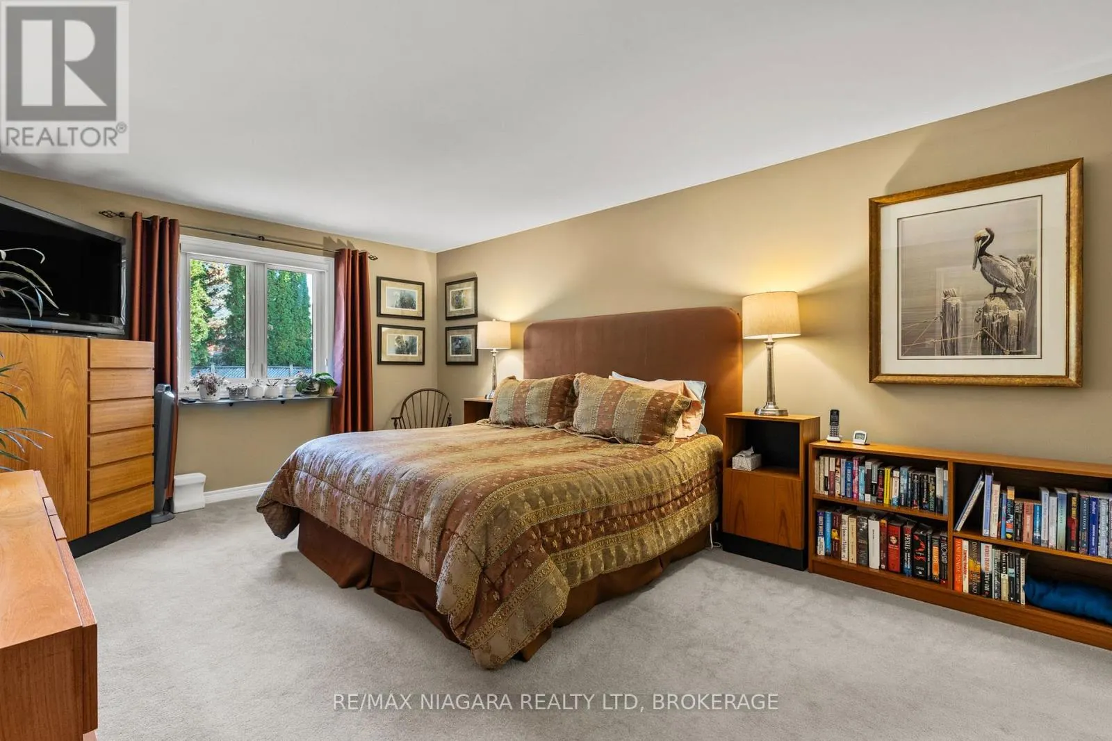 4 KARSAM COURT