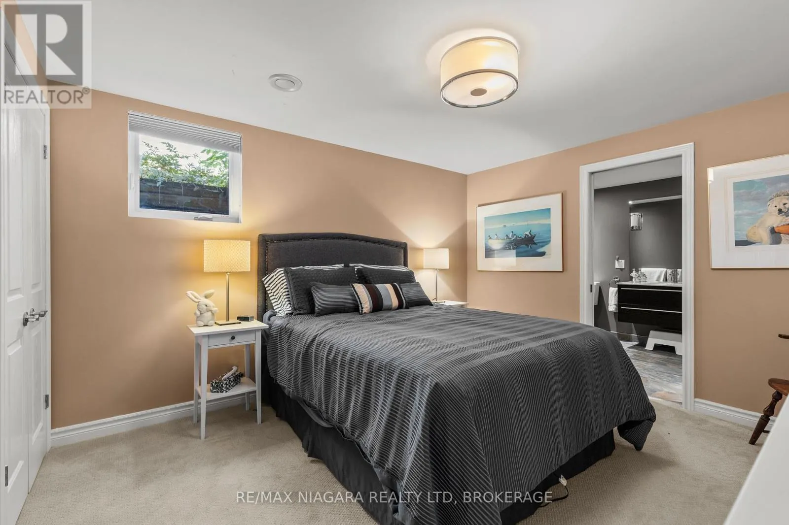 4 KARSAM COURT