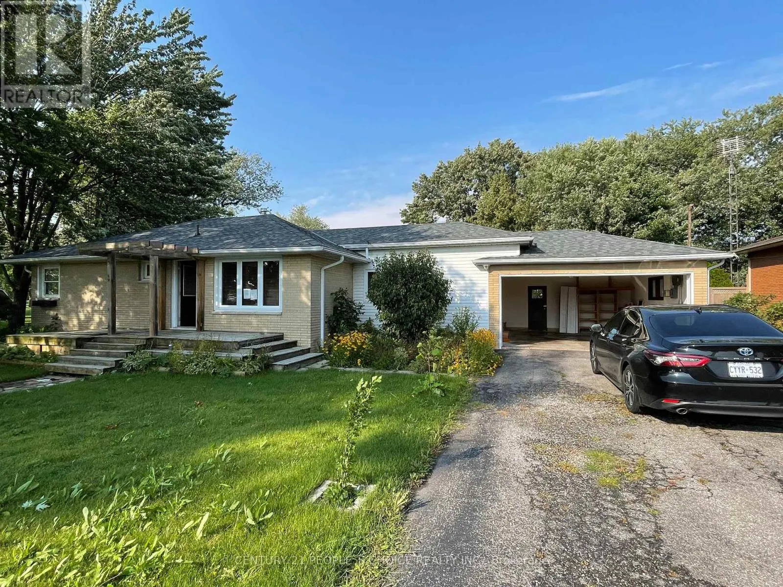 335 ROBSON ROAD