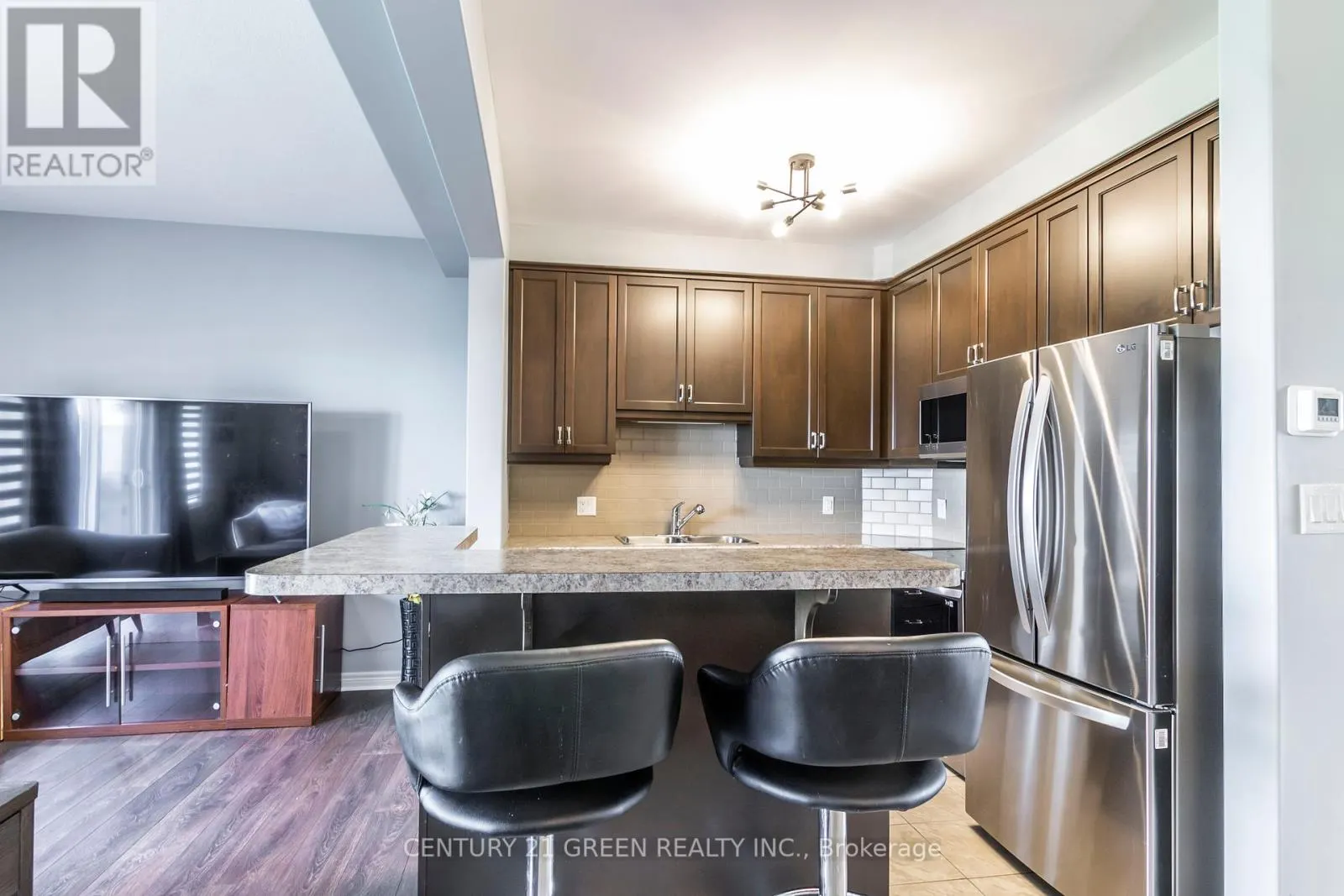 93 SEXTON CRESCENT