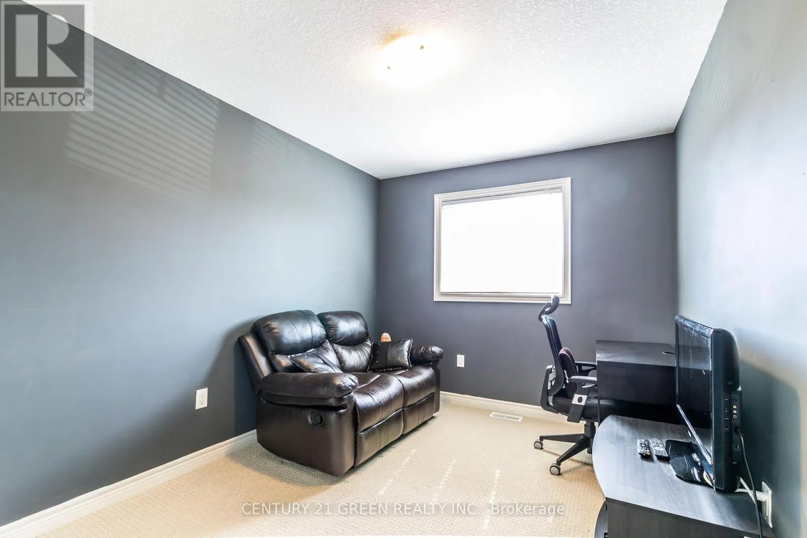 93 SEXTON CRESCENT