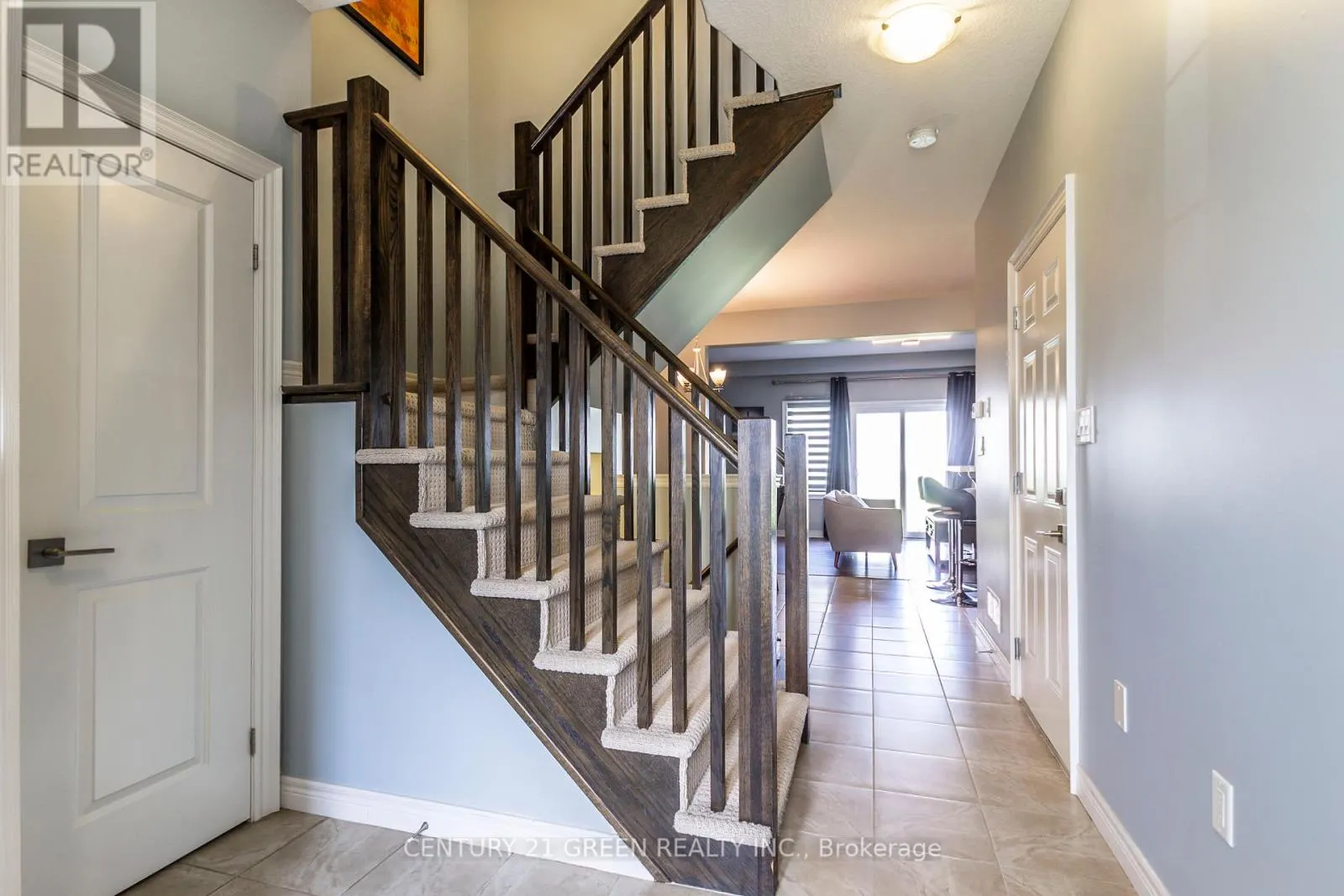 93 SEXTON CRESCENT