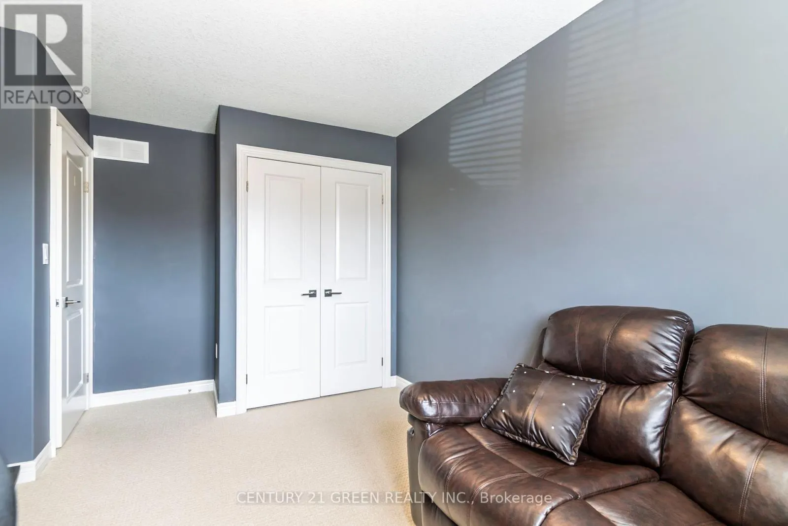 93 SEXTON CRESCENT
