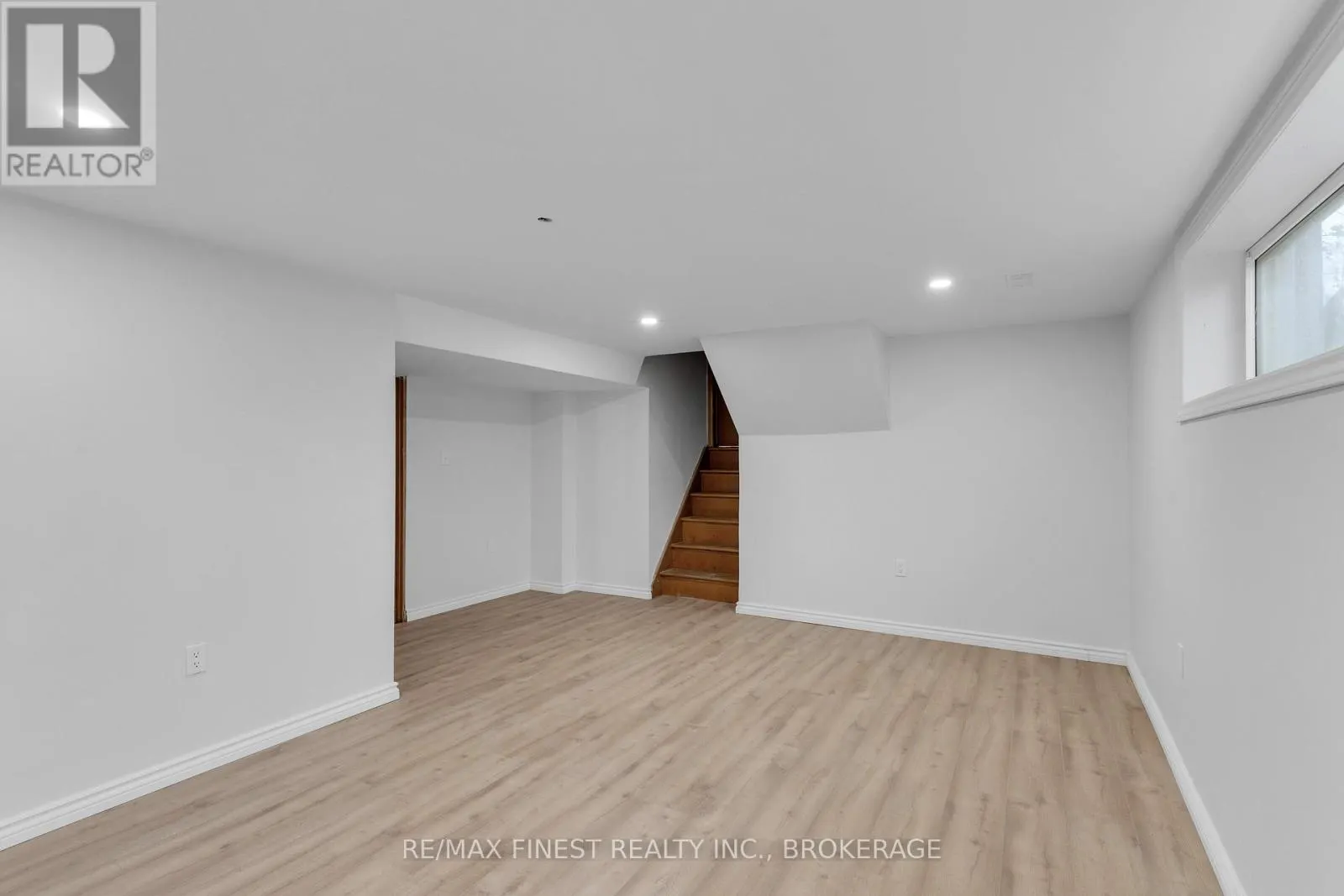 165 SECOND AVENUE