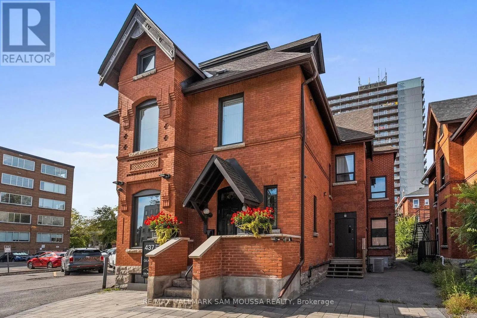 437 GILMOUR STREET