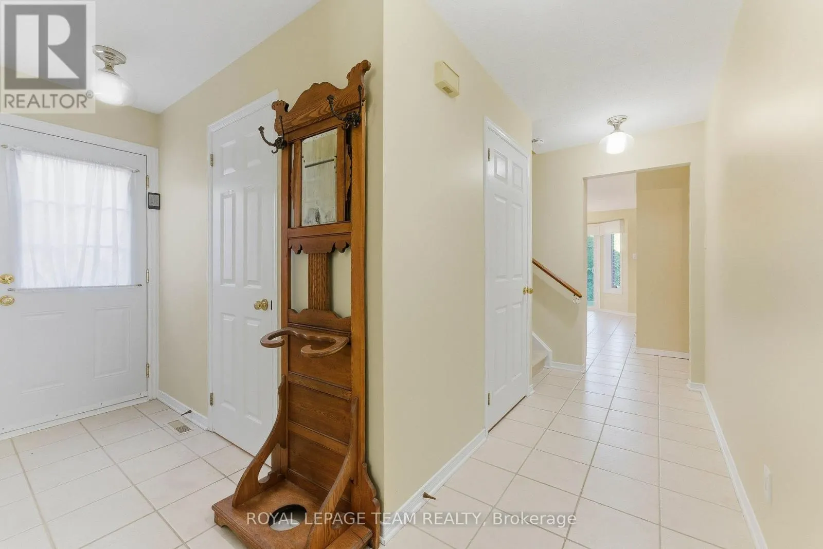 54 PICKWICK DRIVE