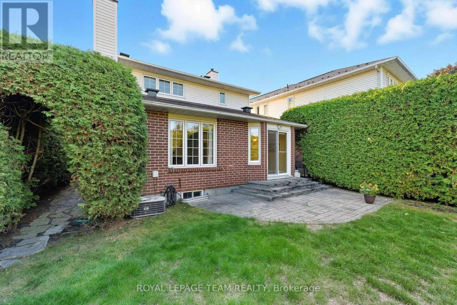 54 PICKWICK DRIVE