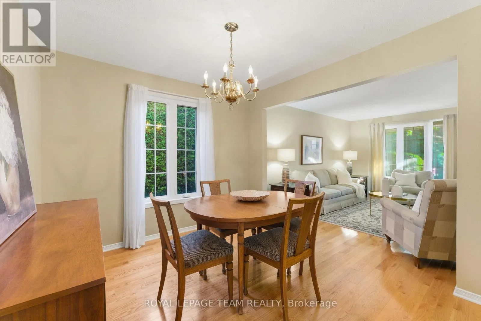 54 PICKWICK DRIVE