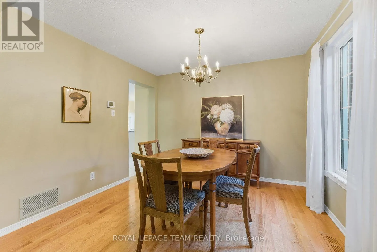 54 PICKWICK DRIVE