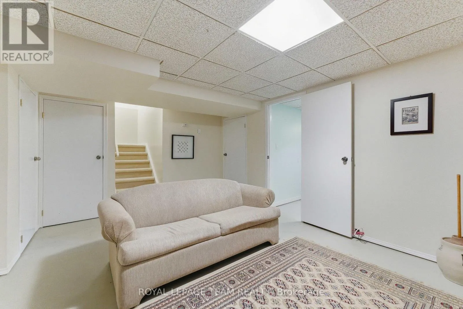 54 PICKWICK DRIVE