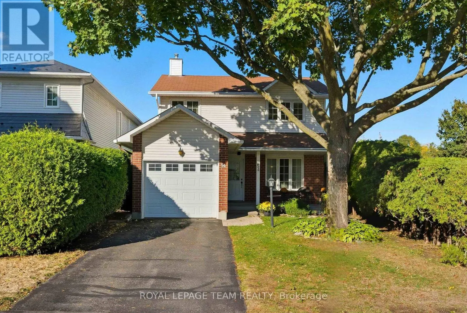 54 PICKWICK DRIVE