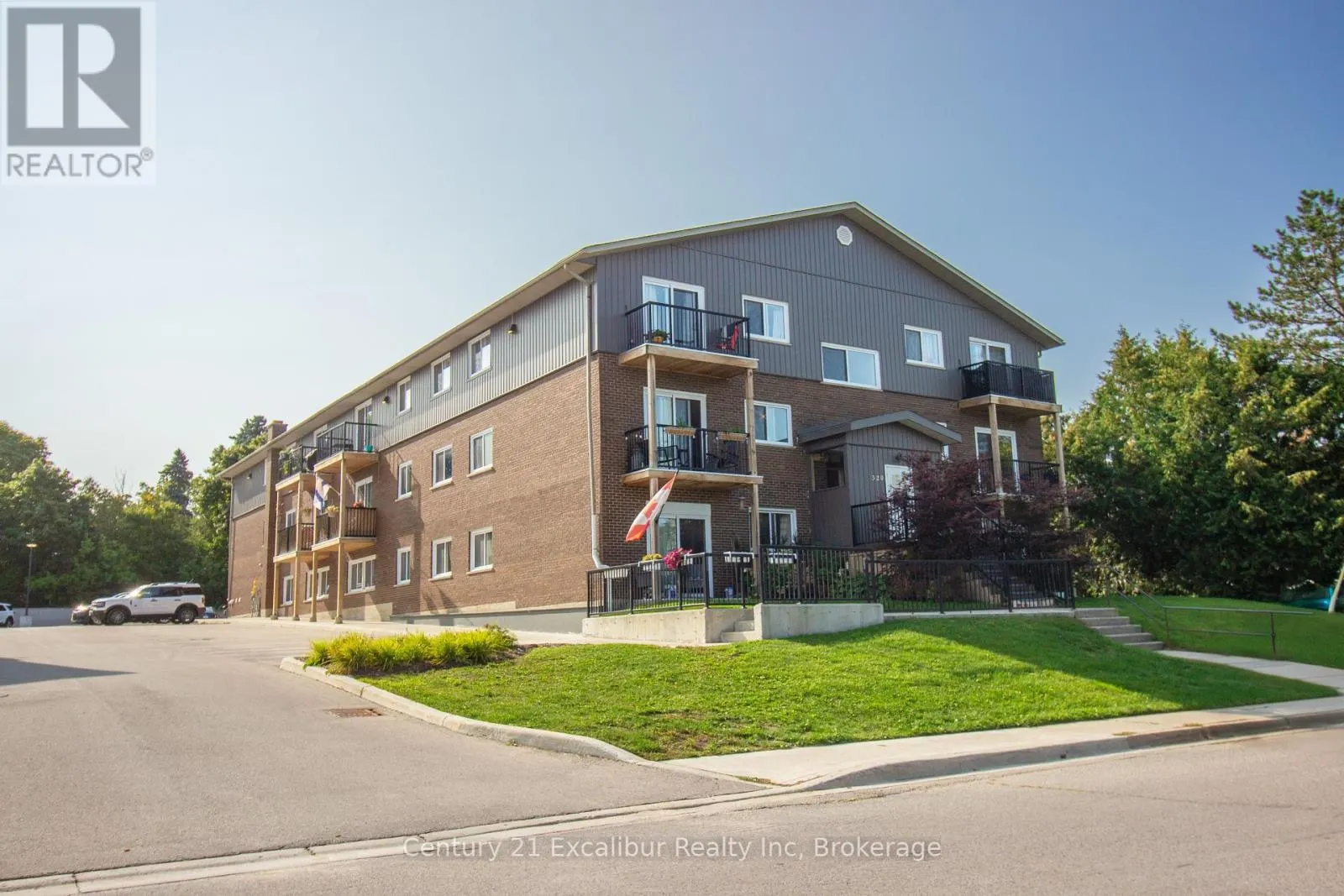 9 - 320 QUEEN STREET E, #9