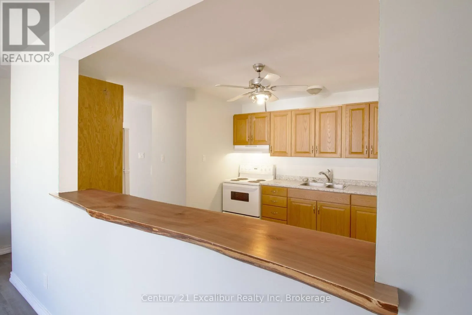 9 - 320 QUEEN STREET E, #9