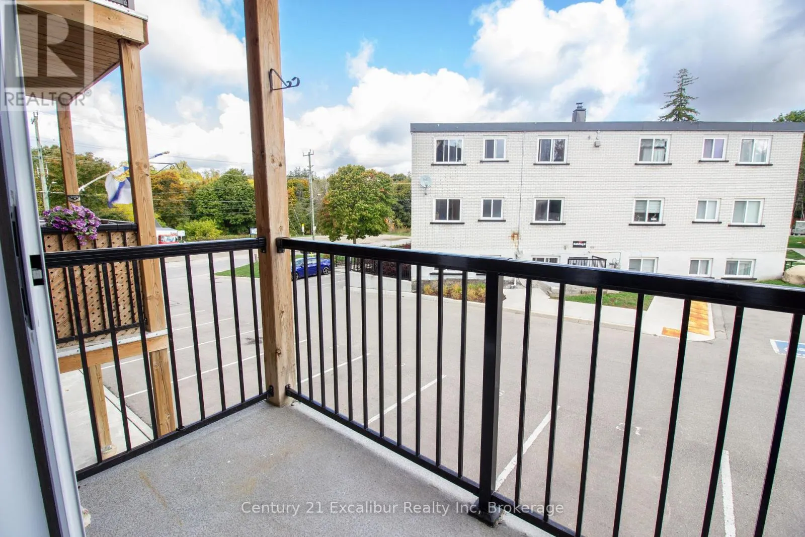 9 - 320 QUEEN STREET E, #9