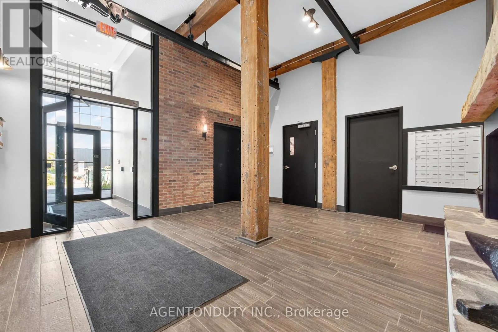101 - 24 CEDAR STREET