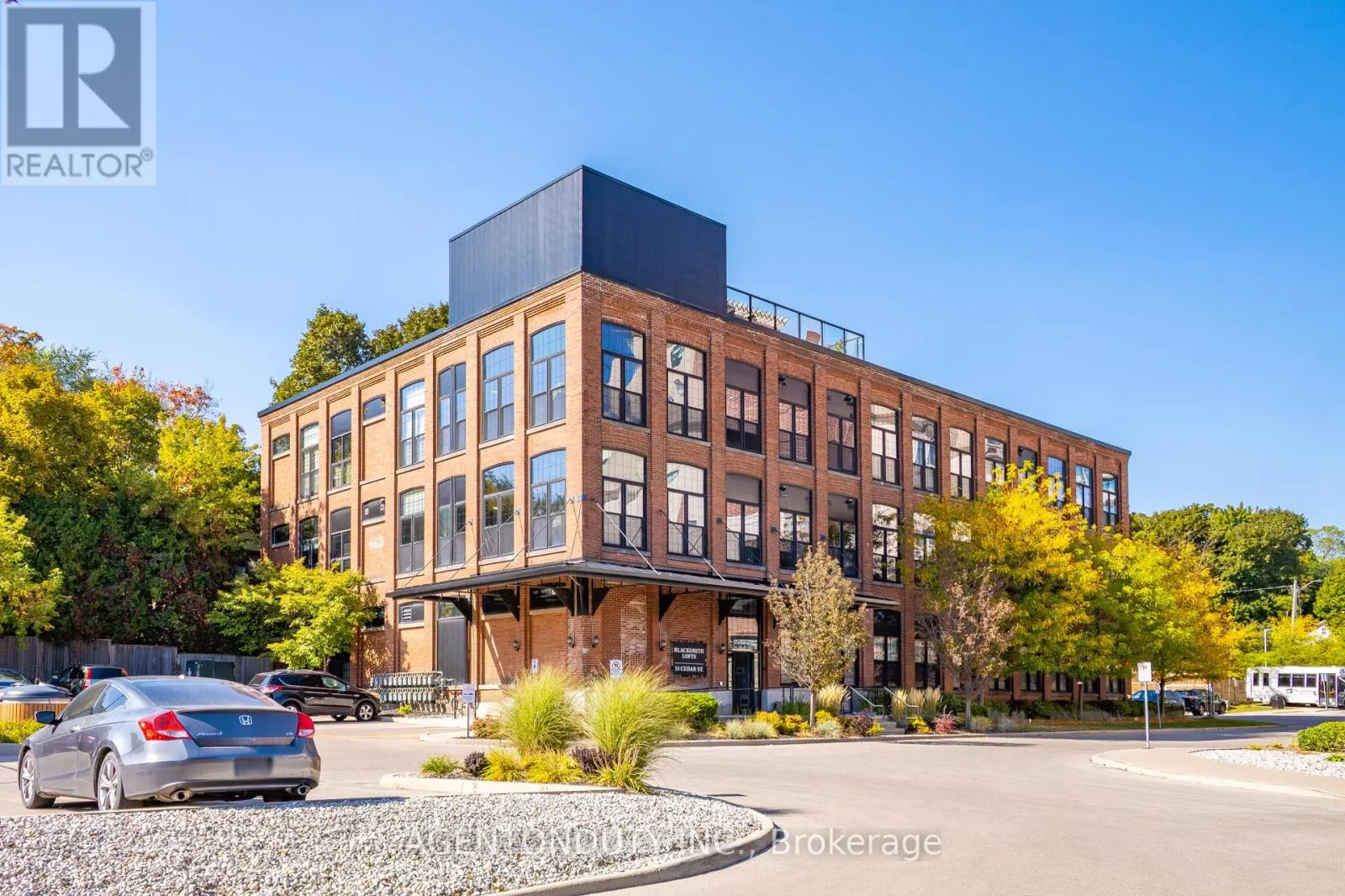 101 - 24 CEDAR STREET