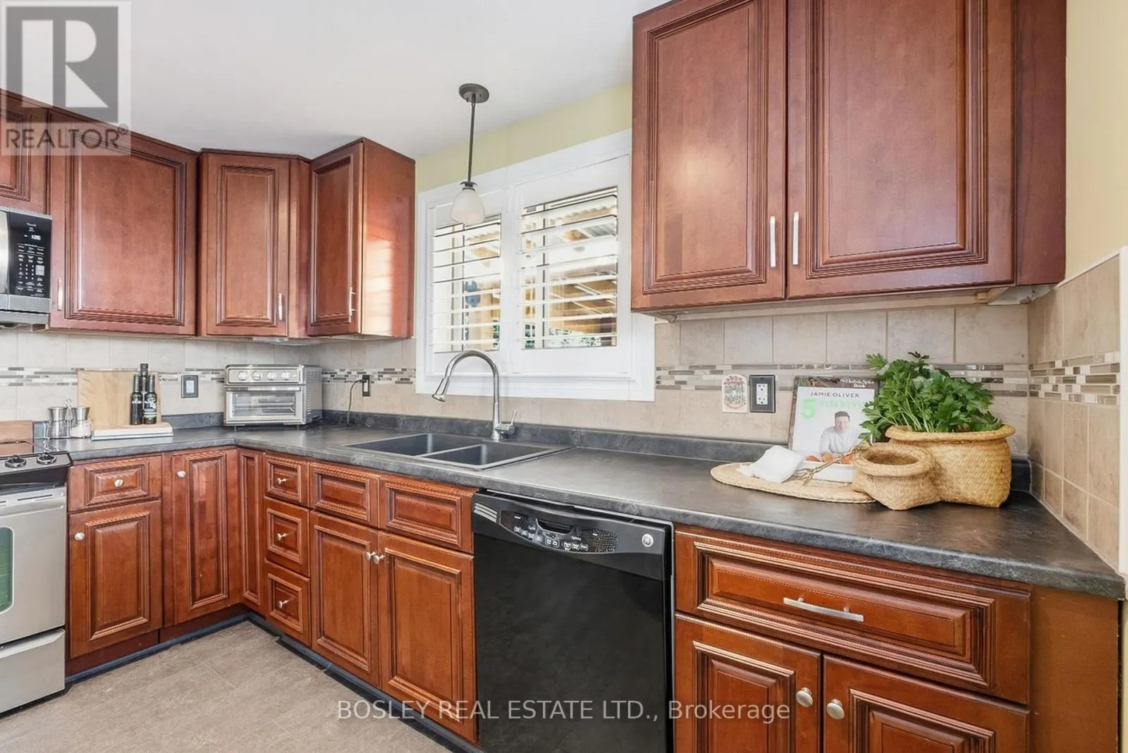 256 RIDOUT STREET