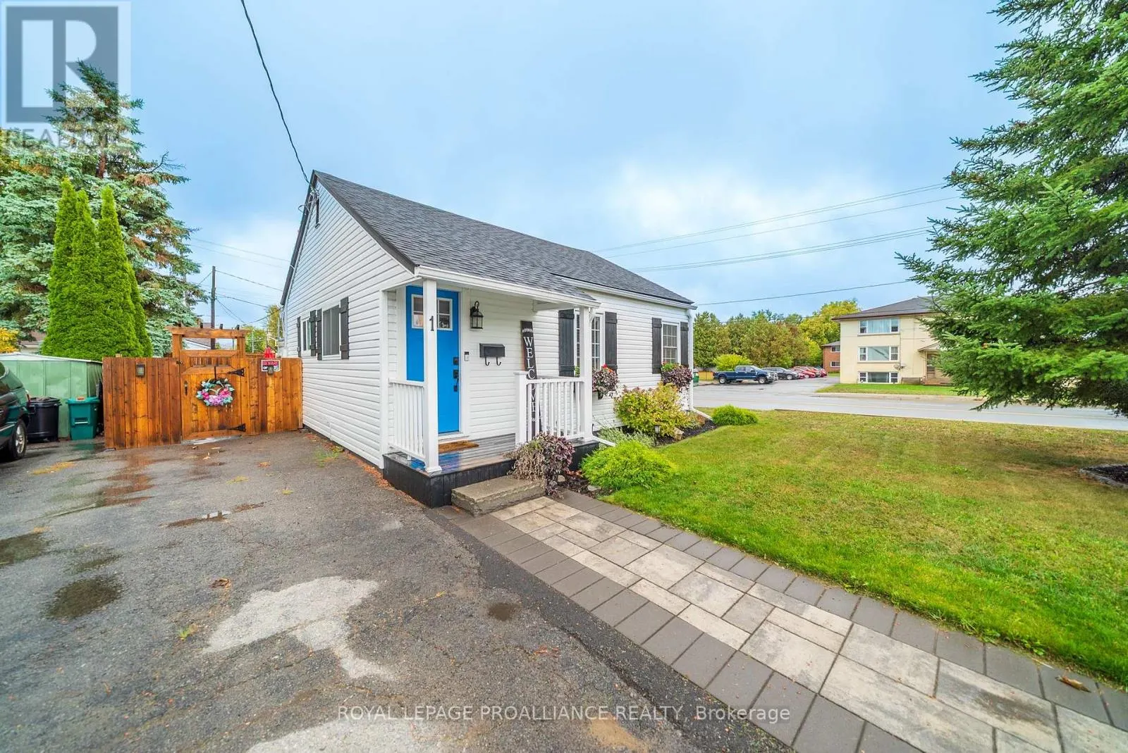 1 KERR CRESCENT