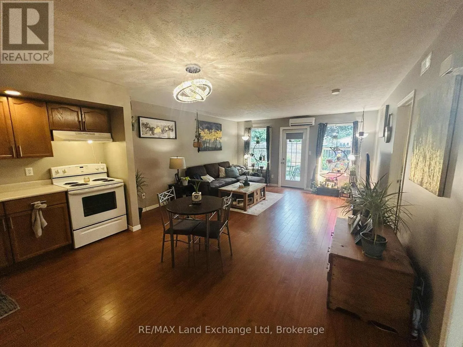 10 - 1028 ANN STREET, #10