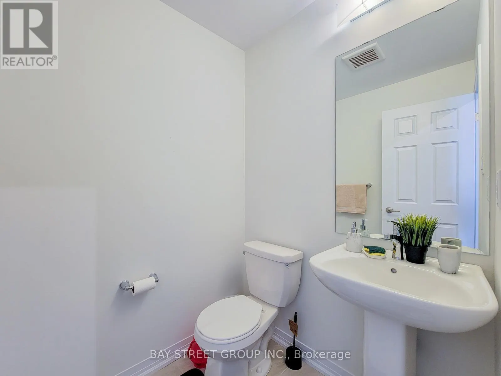5 LEMON AVENUE N