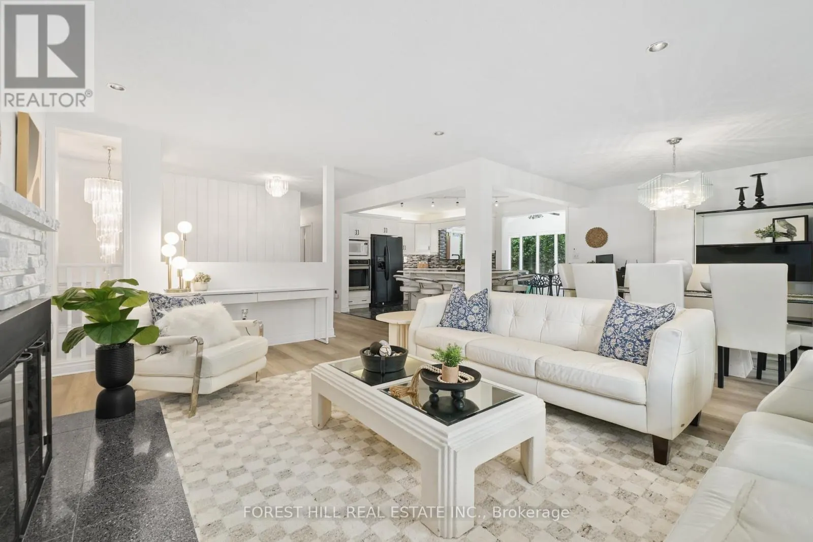 285 COTTONWOOD DRIVE