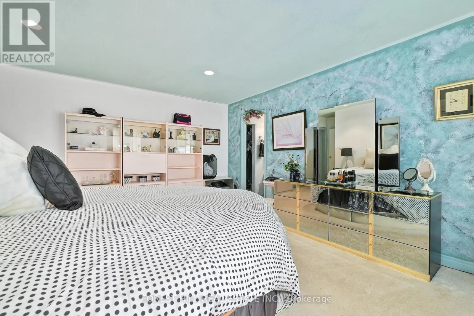 285 COTTONWOOD DRIVE