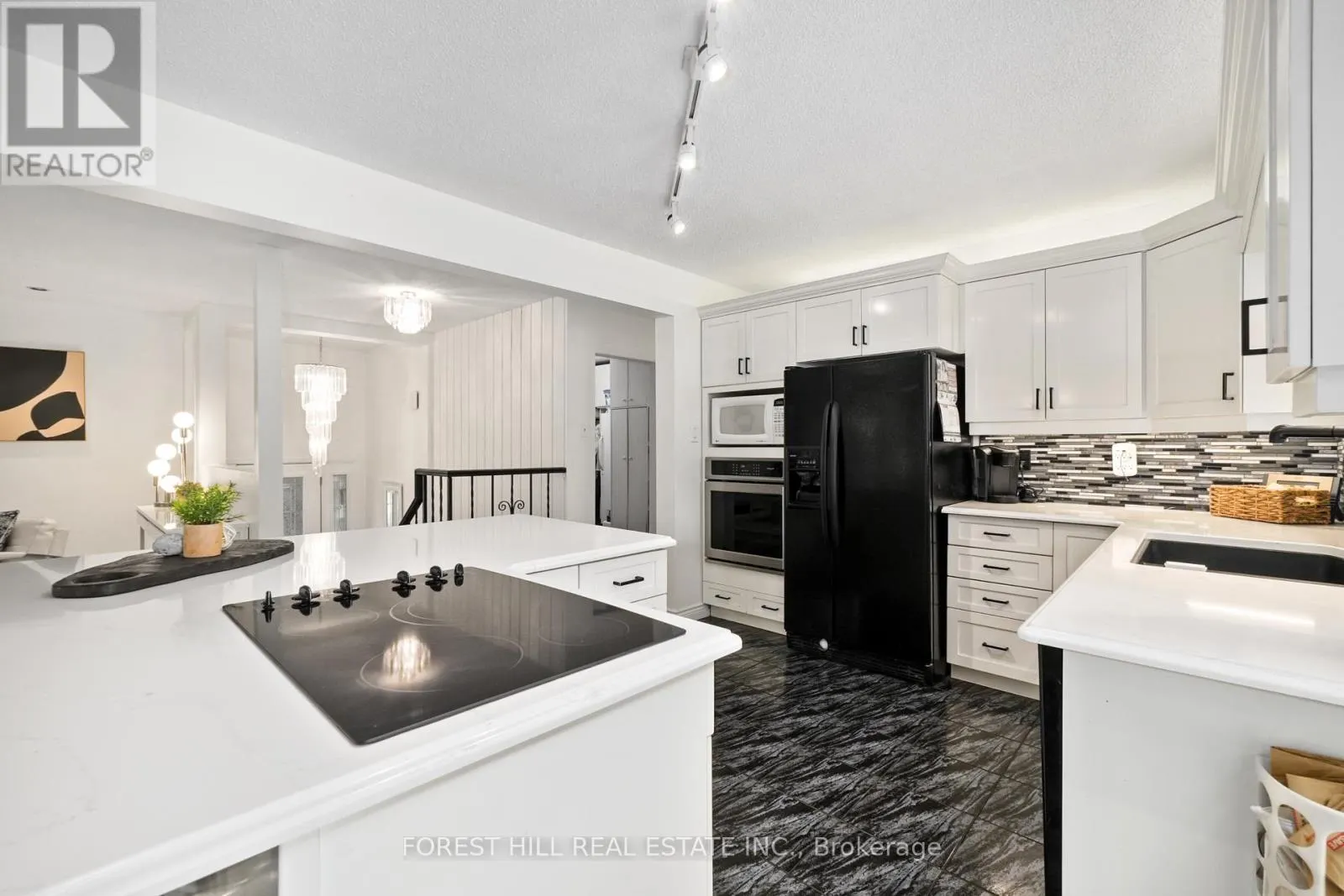 285 COTTONWOOD DRIVE
