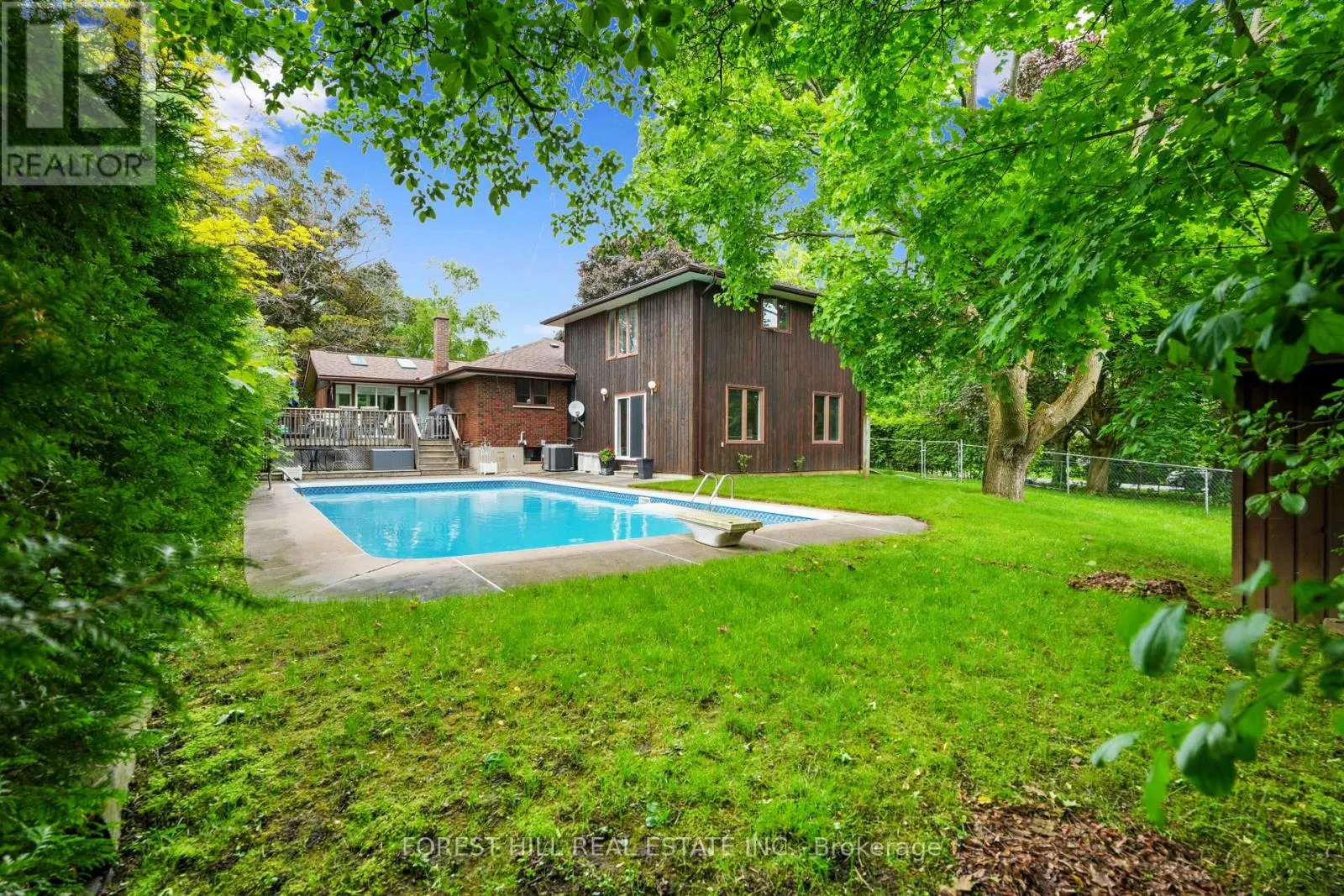 285 COTTONWOOD DRIVE