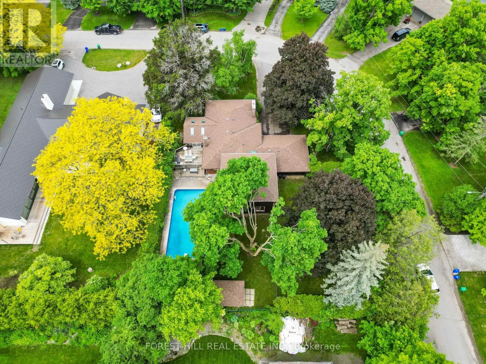 285 COTTONWOOD DRIVE