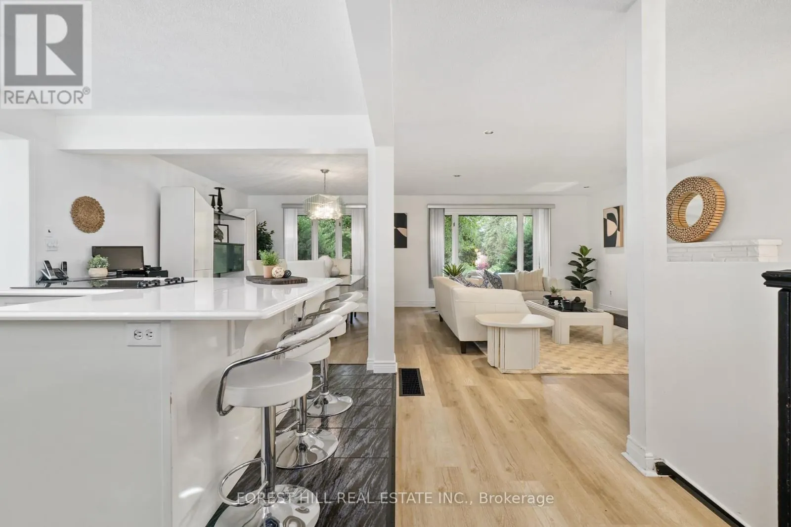 285 COTTONWOOD DRIVE