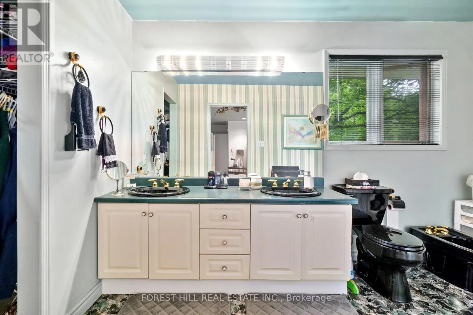 285 COTTONWOOD DRIVE