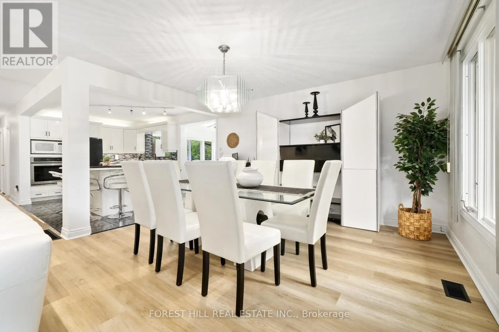 285 COTTONWOOD DRIVE
