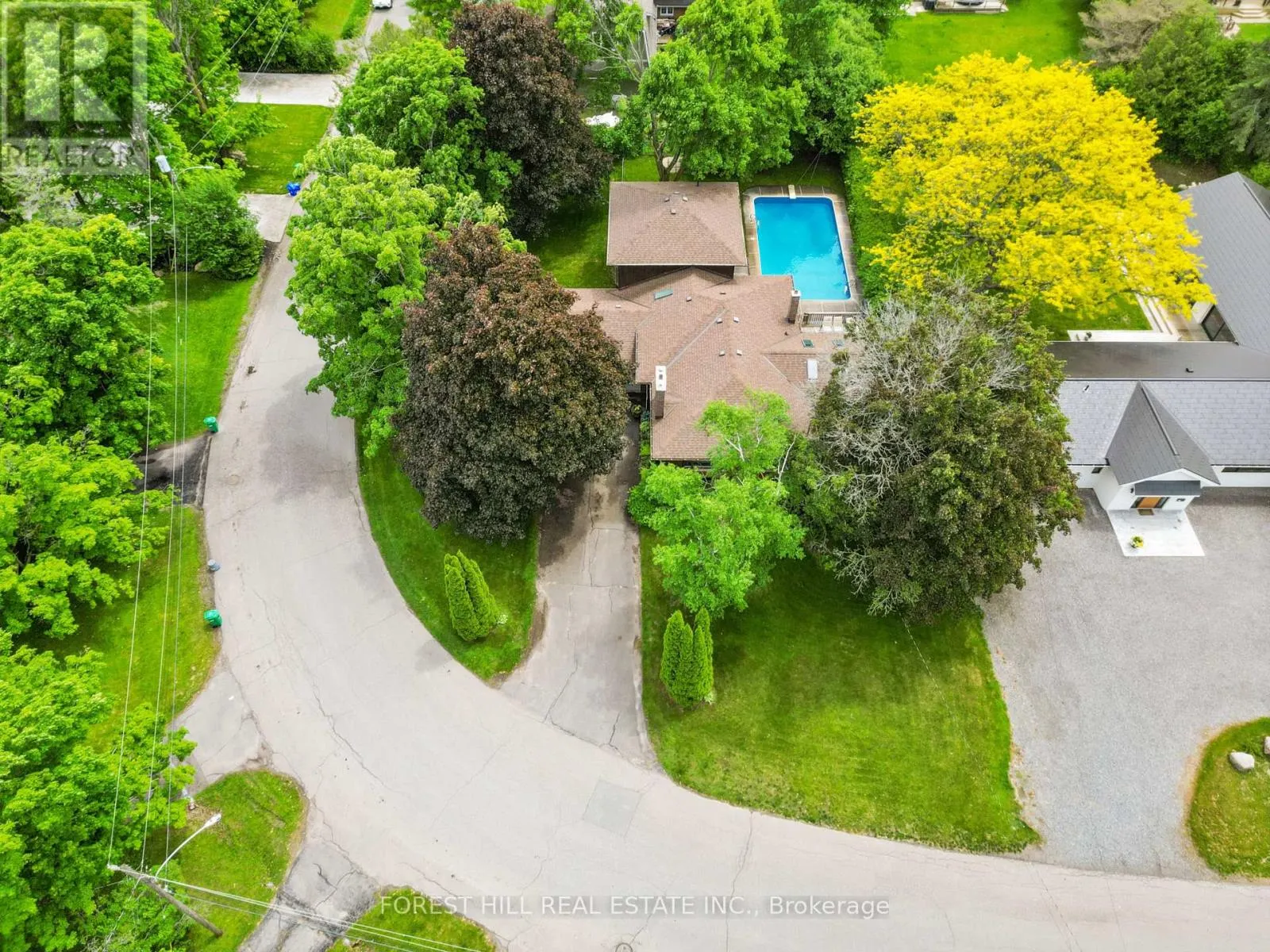 285 COTTONWOOD DRIVE
