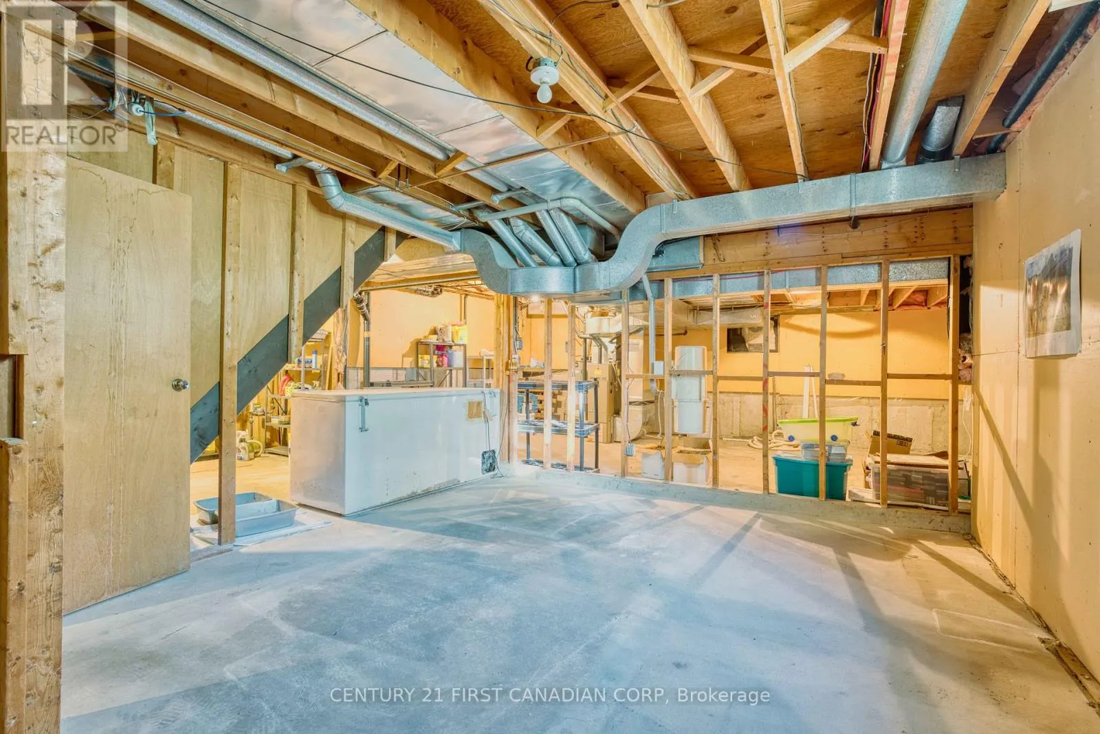 33 FOURWINDS ROAD
