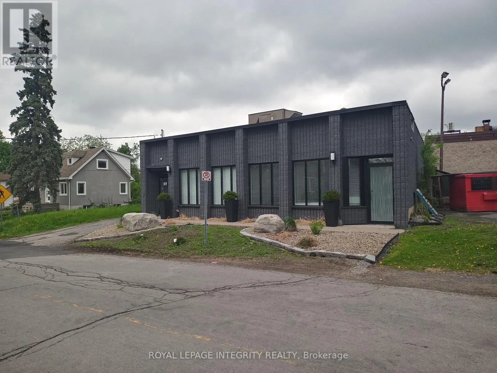 69 KEMPSTER AVENUE