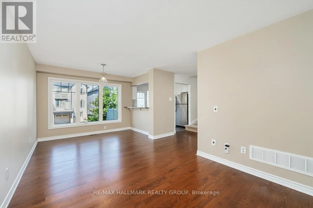 601 FOXLIGHT CIRCLE