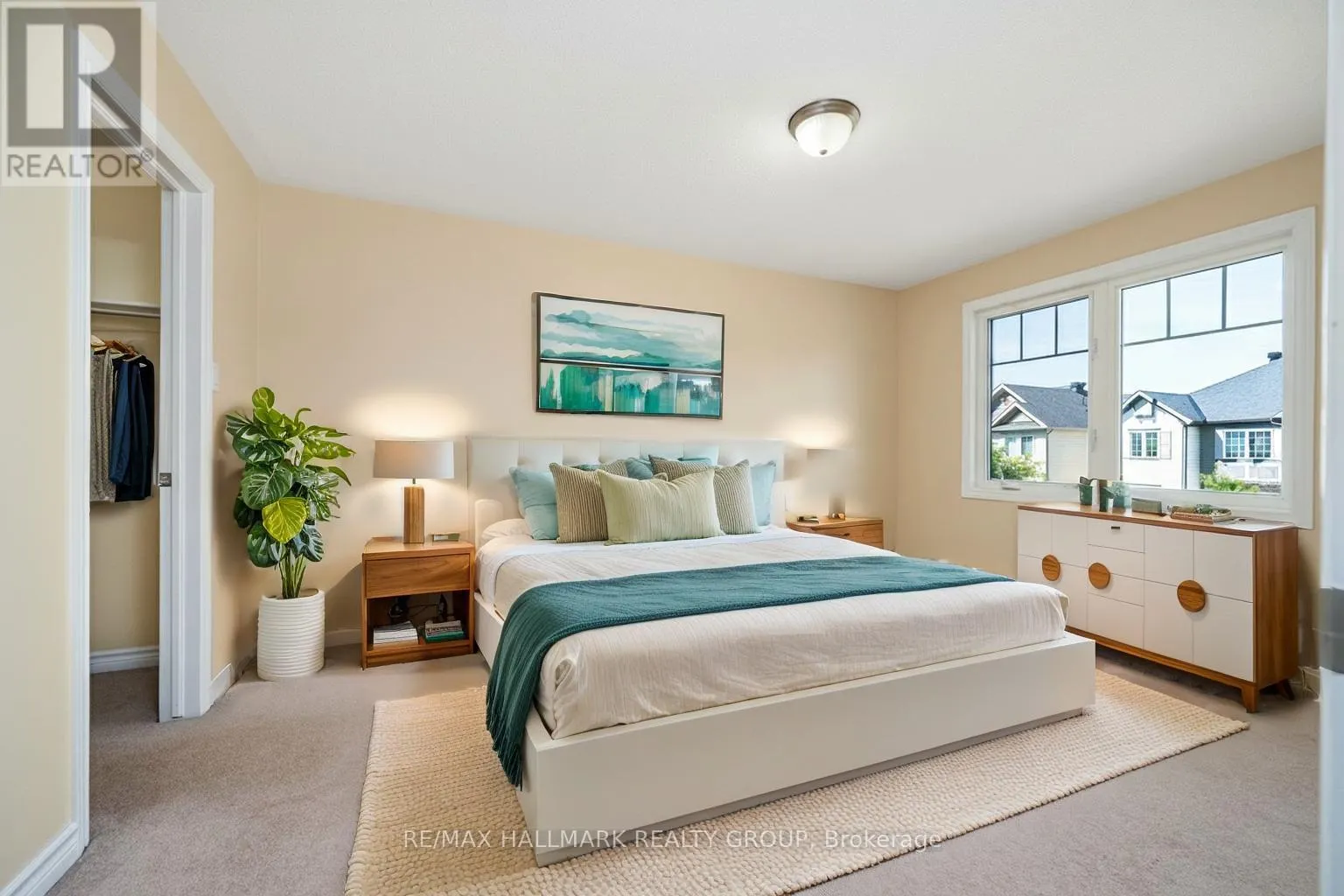 601 FOXLIGHT CIRCLE