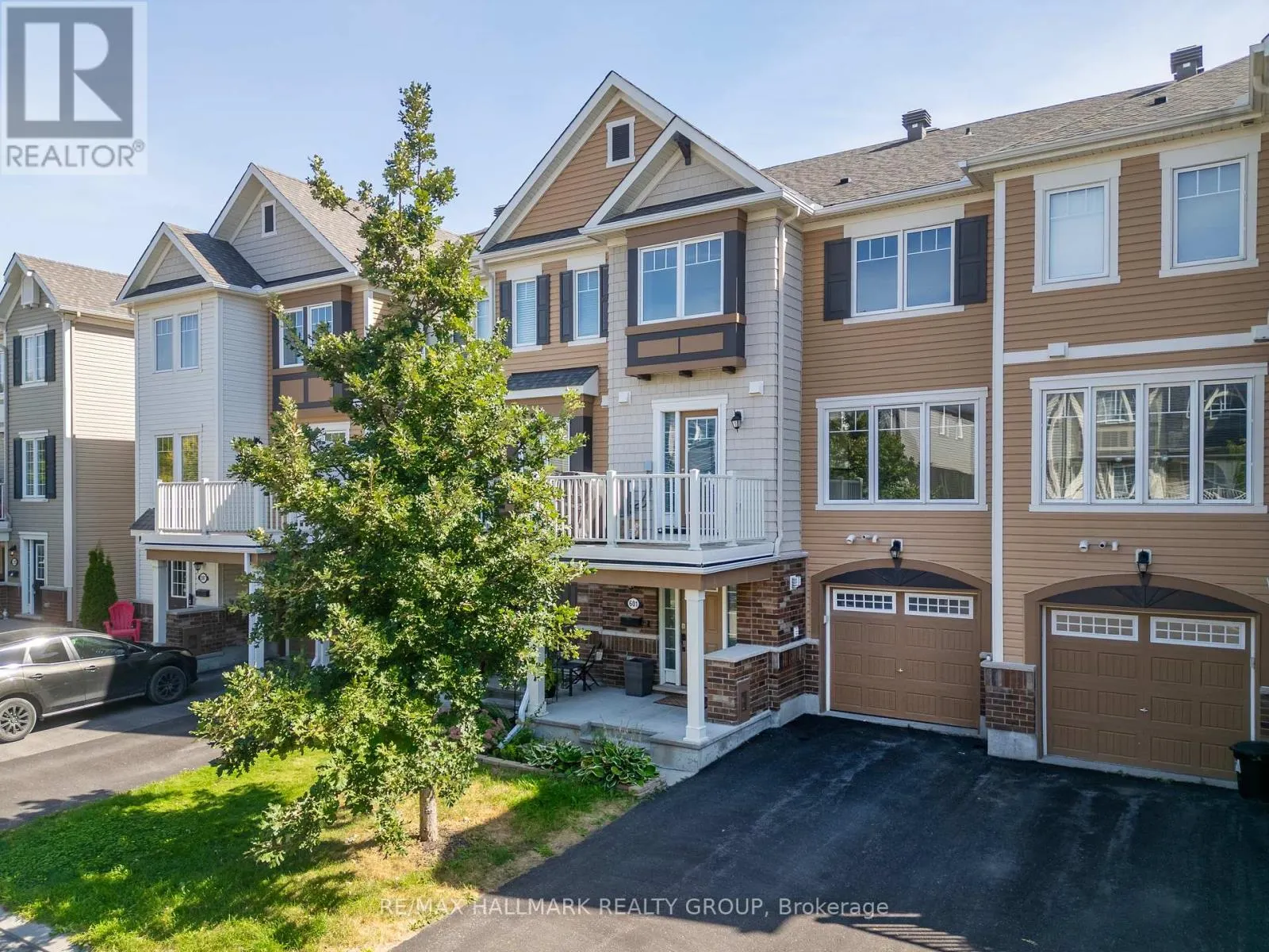 601 FOXLIGHT CIRCLE